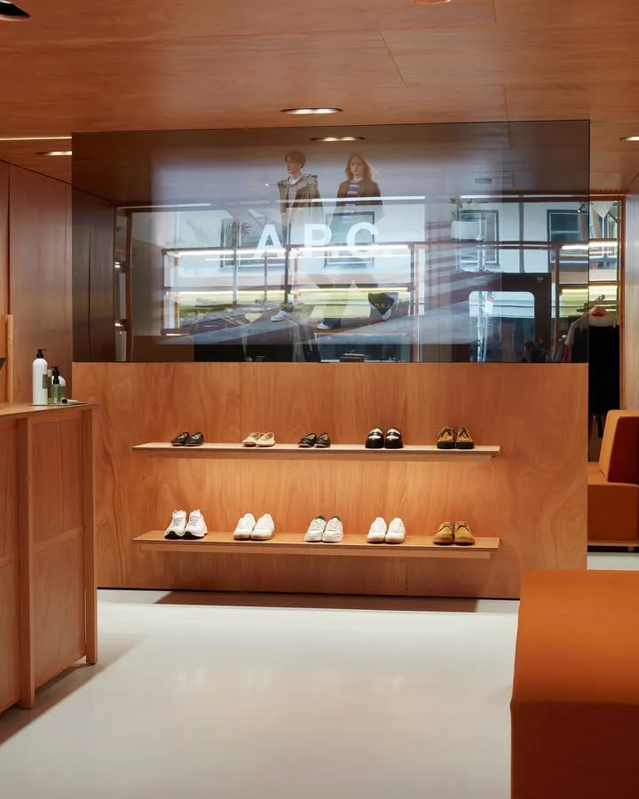 A.P.C. interior 3